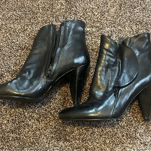 Mark by Marc Jacobs Black Leather ruffle Heeled Bootie- Size 37. All leather.